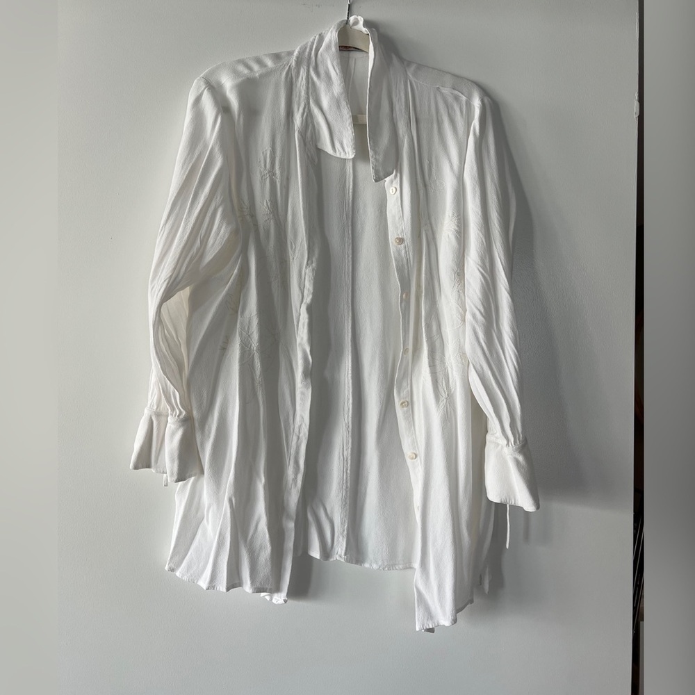 BEAUTIFUL WHITE CARDIGAN